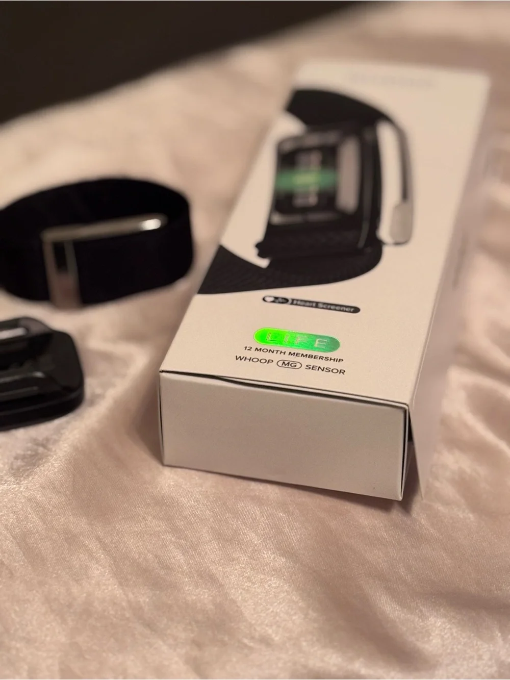 BRAND NEW w/ box! Whoop Life Black wearable health tracker w/ Portable Charger